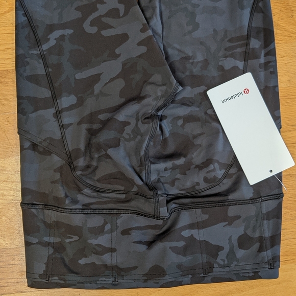 SOLD - NEW Fast and Free 2 High Rise 23 Inch Crop - Picture 6 of 12